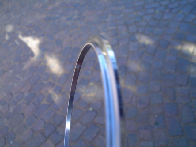 The &amp;quot;L&amp;quot; shaped stainless ring..