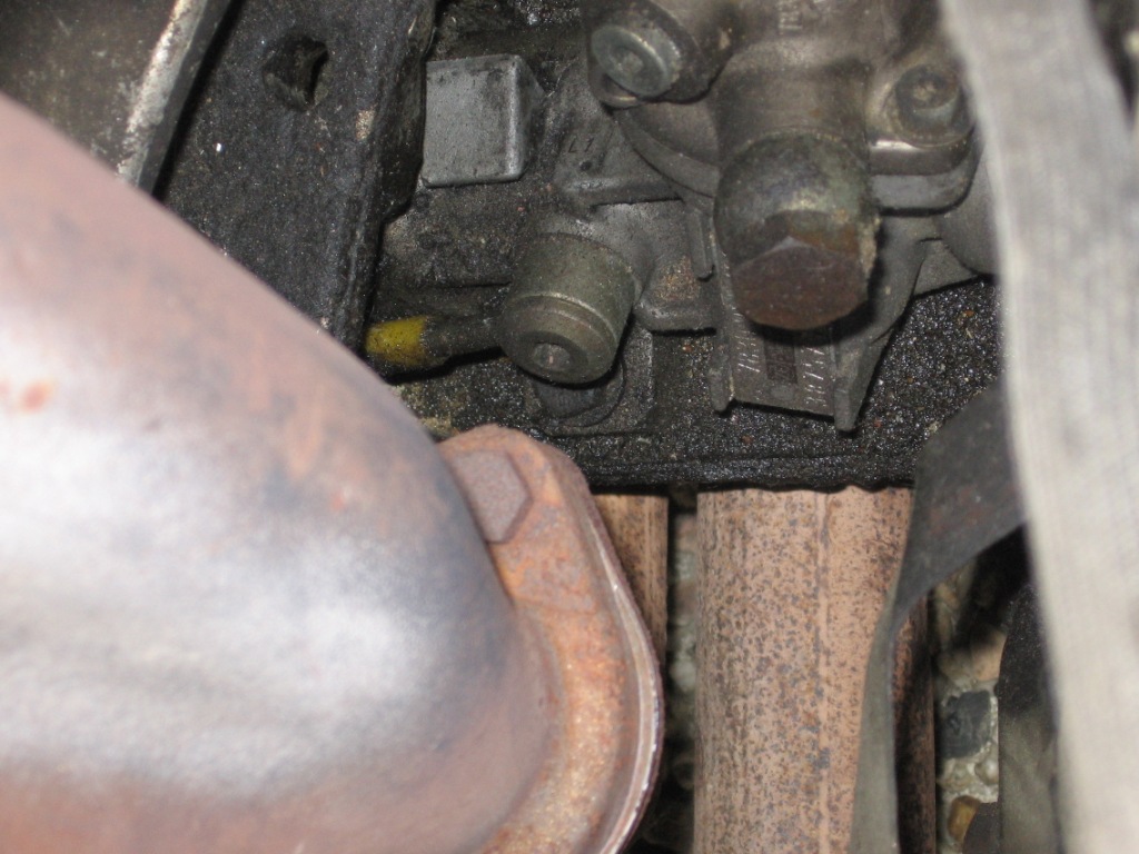 yellow tube is the balance tube on the drivers side