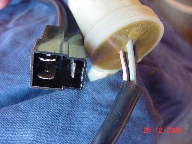 Jaeger 3 spade connector type used with NO AMP.jpg